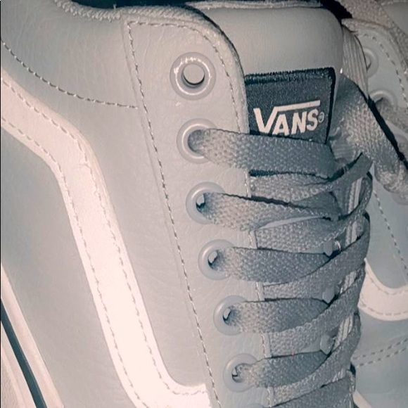 Gray leather Vans. Men’s size 8 or Women’s size 10 - Picture 2 of 7